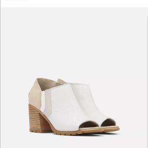 Sorel Nadia ankle booties